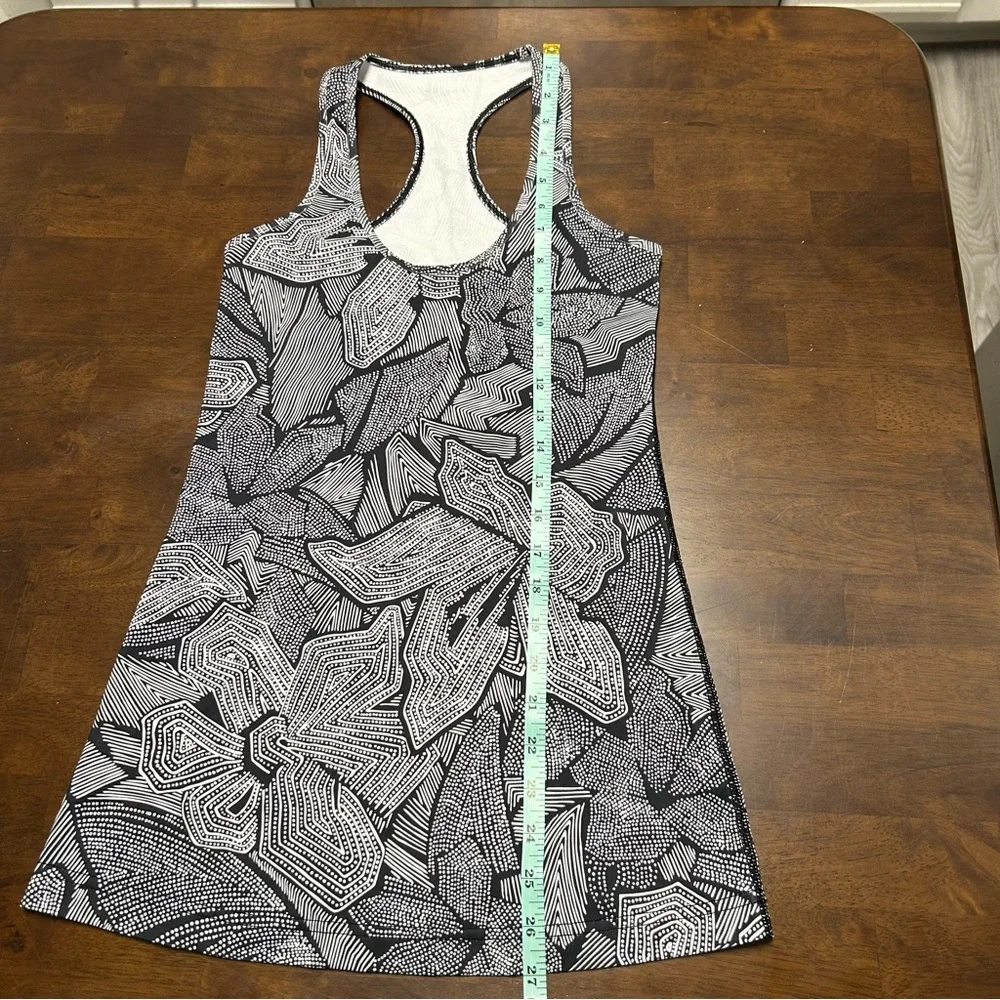 Lululemon Cool Racerback Tank Top Shirt in Dottie Tribe Print White Black Size 4